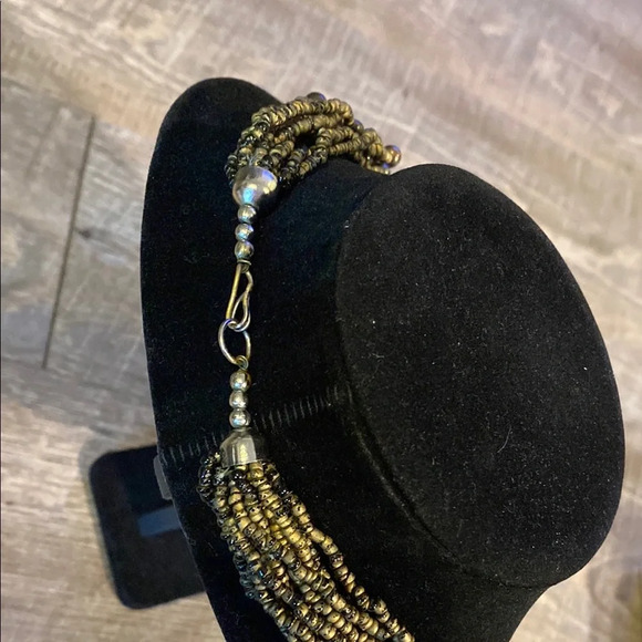 Multiple strands of Gorgeous Beads Gold and Black Beaded layered Necklace - Picture 4 of 8